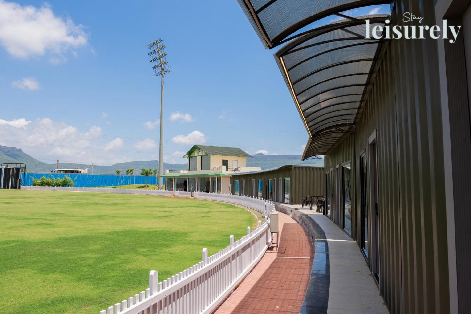 Stay Leisurely - Pavilion By The Hills, Lonavala - Stadium View Rooms المظهر الخارجي الصورة