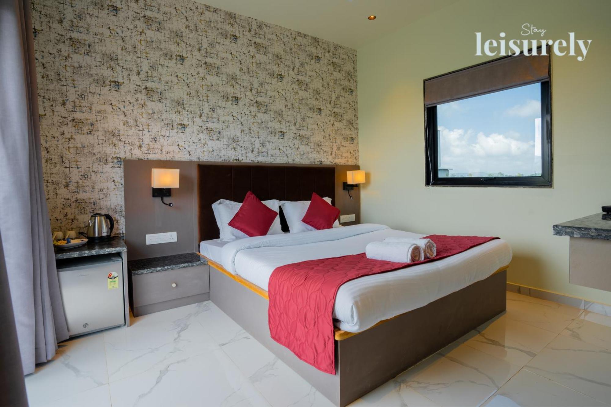 Stay Leisurely - Pavilion By The Hills, Lonavala - Stadium View Rooms المظهر الخارجي الصورة